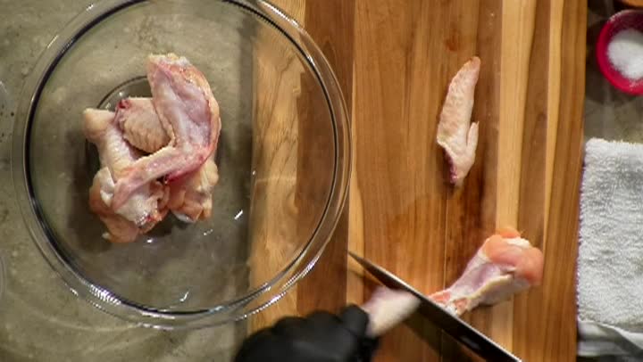 New England Cooks - CRISPY CHICKEN WINGS with Stefano Coppola